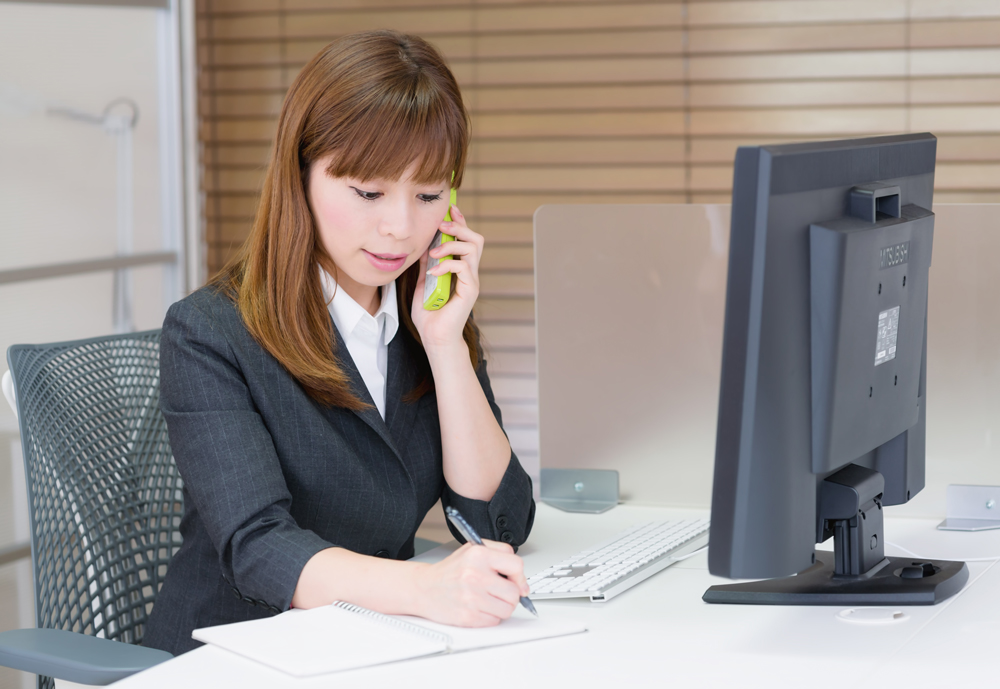 電話連絡なしでお金を借りれるカードローンとは？WEB完結の仕組みを解説